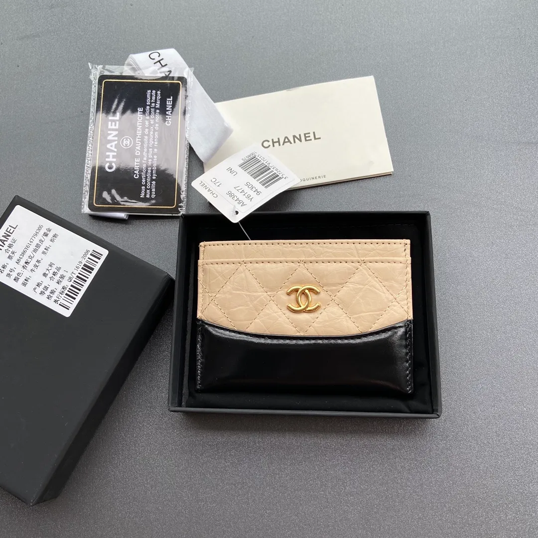 220💰Xiaoxiang imported Italian leather Item number: 84386 Size: w11×h7.5cm Color: apricot with black Gold hardware