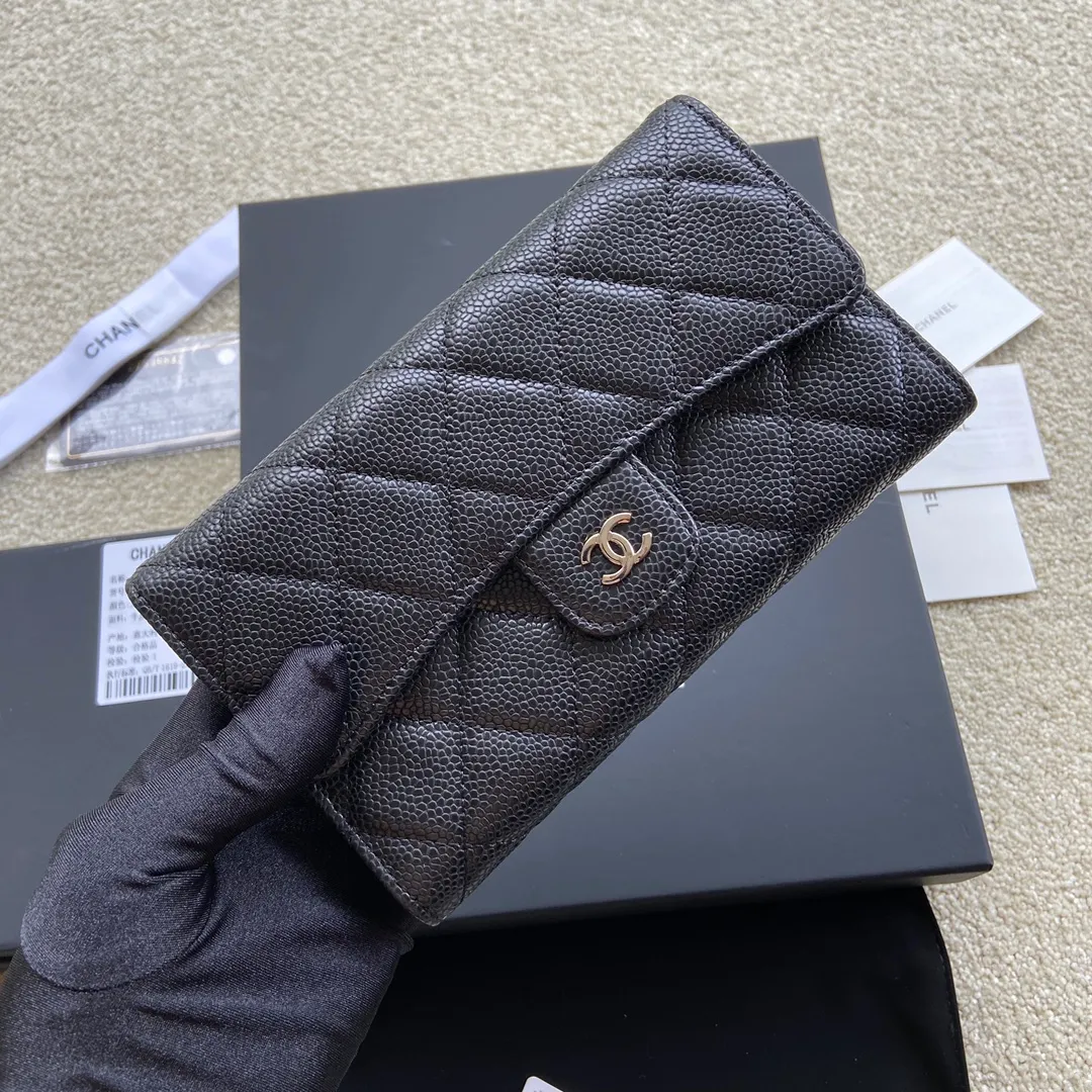Xiaoxiang imported Italian grain cowhide, long model with 30% off 540💰 Item number: AP63012 Size: w18.5×h10cm Color: black ball pattern silver steel mark