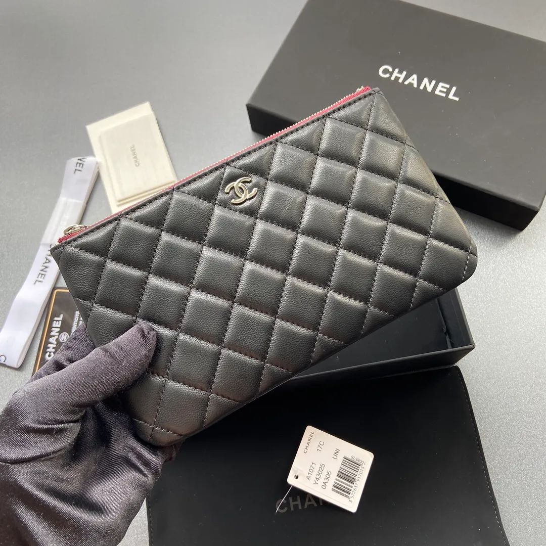 400💰Xiaoxiang imported Italian sheepskin Item number: A1071 Size: w20×h12×d1.5 Color: black sheepskin silver steel mark