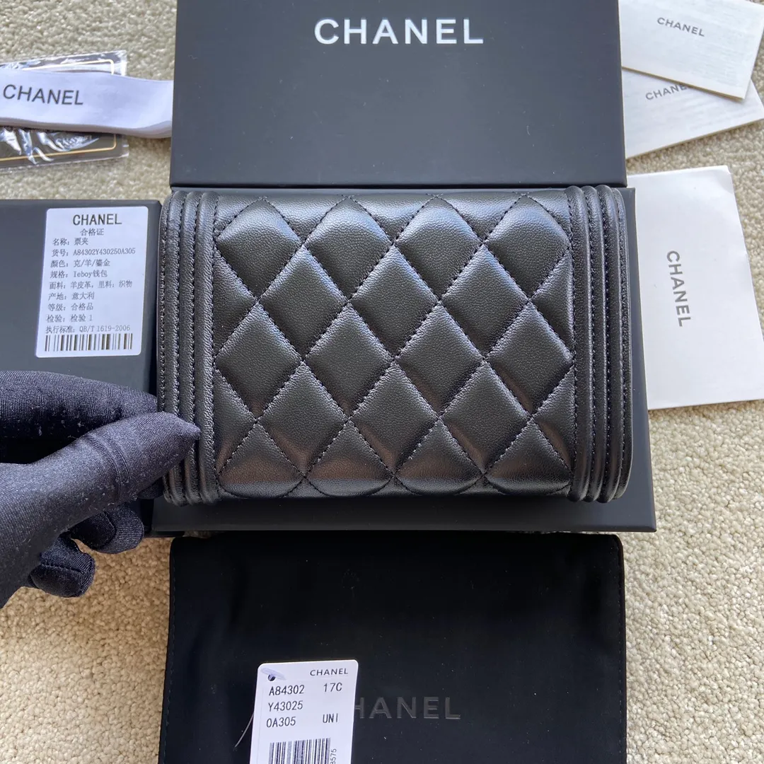 500💰Xiaoxiang imported Italian lambskin Item number: A84302 Size: w15×h10×d2.5 Color: black sheepskin gold mark
