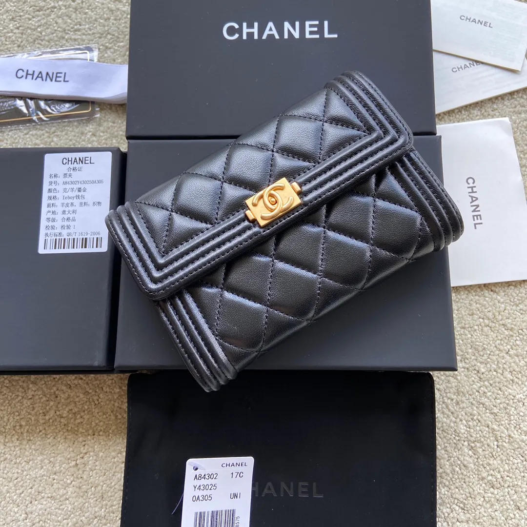 500💰Xiaoxiang imported Italian lambskin Item number: A84302 Size: w15×h10×d2.5 Color: black sheepskin gold mark