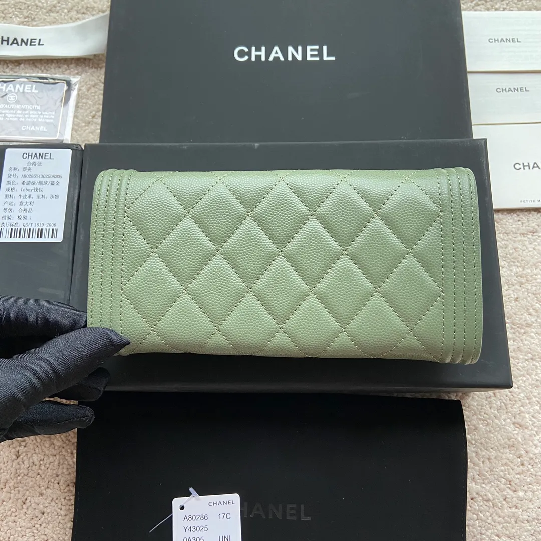 500💰Xiaoxiang imported Italian fine grain cowhide Item number: A80286 Size: w19×h10.5×d3cm Color: Green fine ball pattern gold mark
