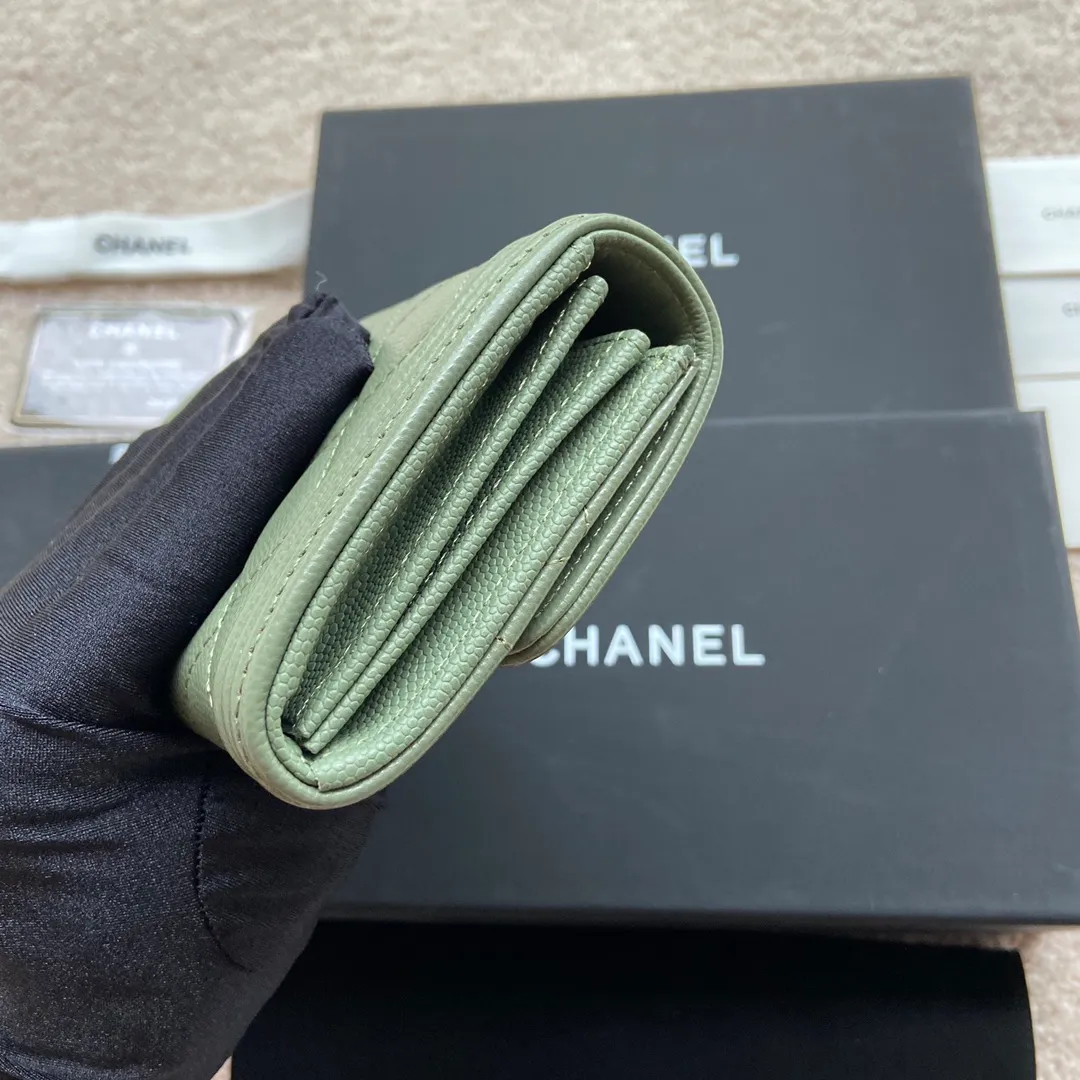 500💰Xiaoxiang imported Italian fine grain cowhide Item number: A80286 Size: w19×h10.5×d3cm Color: Green fine ball pattern gold mark
