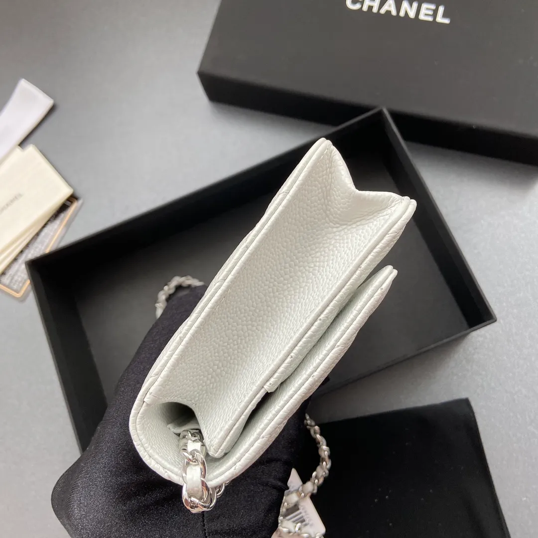 Snap button 600💰Xiaoxiang imported Italian calfskin Item number: A33814 Size: w20×h13×d3.5cm Color: white ball pattern silver steel mark