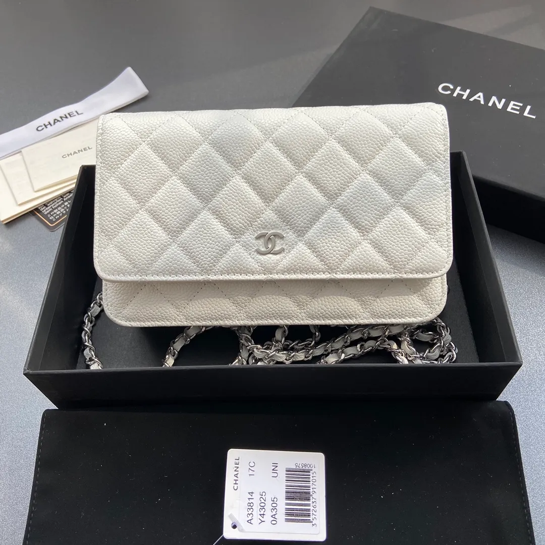 Snap button 600💰Xiaoxiang imported Italian calfskin Item number: A33814 Size: w20×h13×d3.5cm Color: white ball pattern silver steel mark
