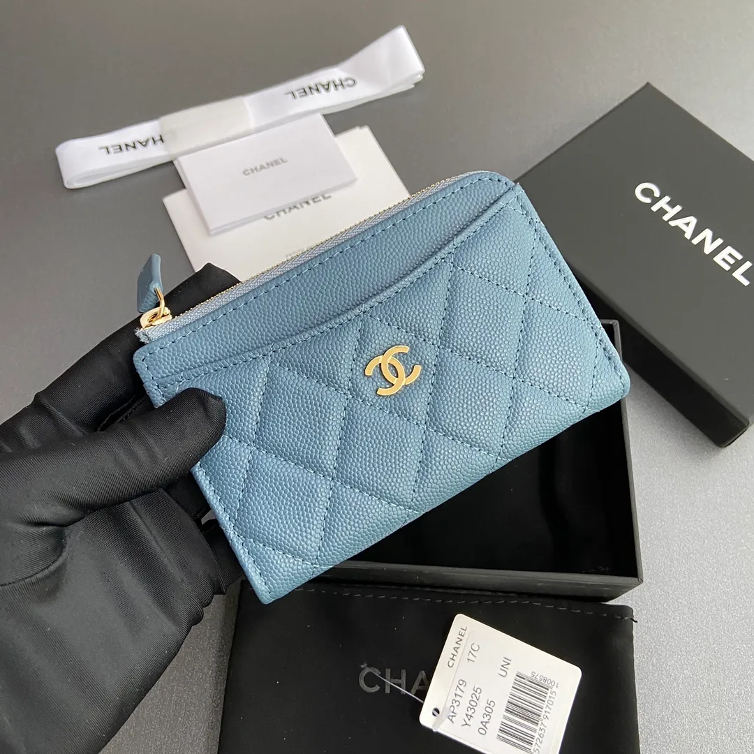 [Special grade hardware original leather] ¥320 Xiaoxiang small zipper bag card holder series Quilted card holder with iconic metal logo Gold tone metal hardware, special Italian imported leather 6 card slots, 1 small zipper bag No.: 3179 Haze blue fine ball gold Size: w13×h9×2cm