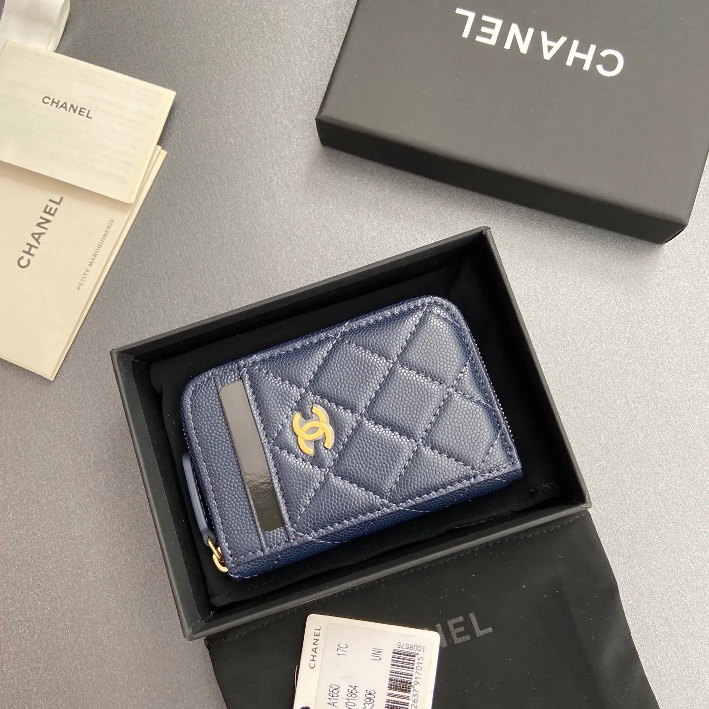 [Special grade hardware original leather] ¥280 Xiaoxiang small zipper bag card holder series with iconic metal logo, gold-toned metal hardware, exclusive Italian imported leather 2 card slots wallet bag, 4 card slots No.: 1650 Haze blue fine ball pattern gold steel mark Size: w11×h7.5×2cm
