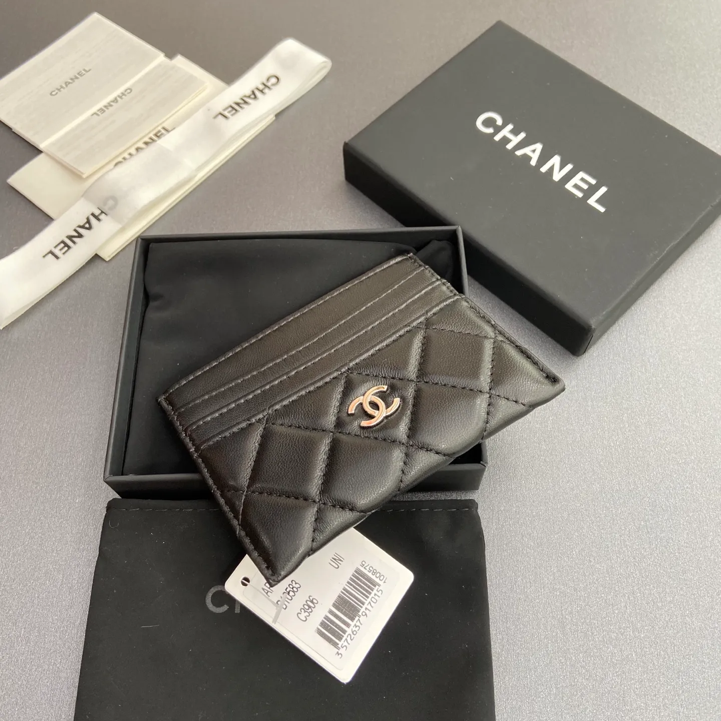 Xiaoxiang imported Italian leather Item number: A 4472 Price: 240 Size: w11×h10cm Color: black sheepskin silver steel mark