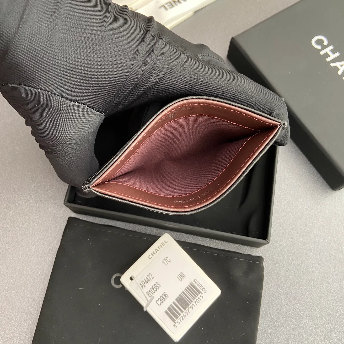 Xiaoxiang imported Italian leather Item number: A 4472 Price: 240 Size: w11×h10cm Color: black sheepskin silver steel mark