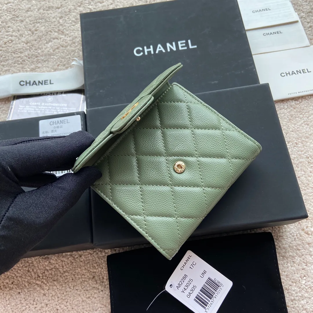 440💰Xiaoxiang imported Italian fine grain calfskin Item number: A82288 Size: w10.5×h11.5×d3cm Color: Green fine ball pattern gold steel mark