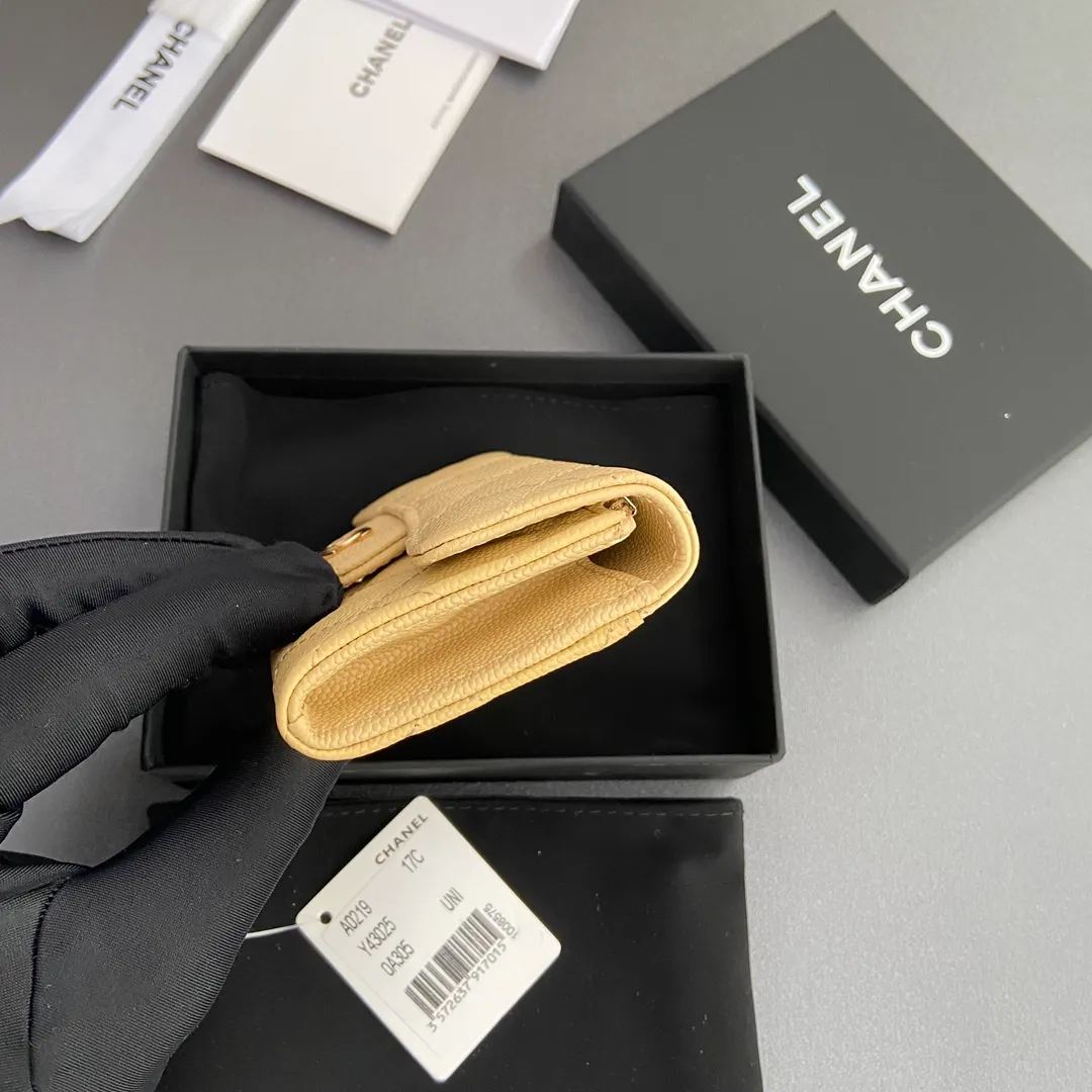 Xiaoxiang imported Italian leather Item number: AP438 (inner compartment with zipper) 💰: 280 Size: w11×h7cm Color: apricot fine ball pattern golden steel mark