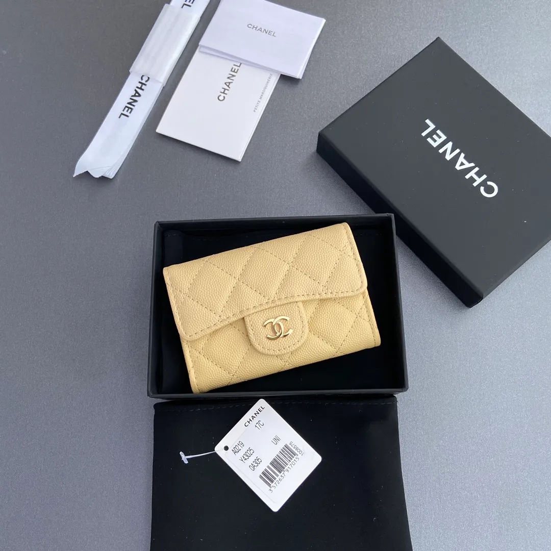 Xiaoxiang imported Italian leather Item number: AP438 (inner compartment with zipper) 💰: 280 Size: w11×h7cm Color: apricot fine ball pattern golden steel mark