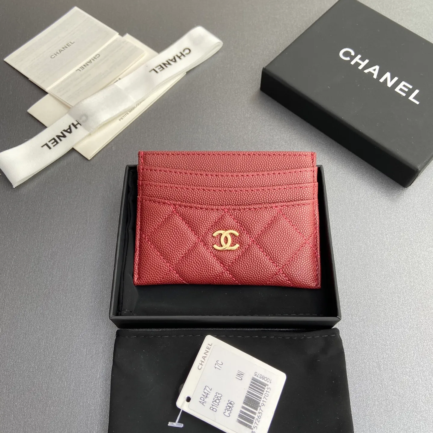 Xiaoxiang imported Italian leather Item number: A 4472 Price: 240 Size: w11×h10cm Color: burgundy fine ball gold steel mark