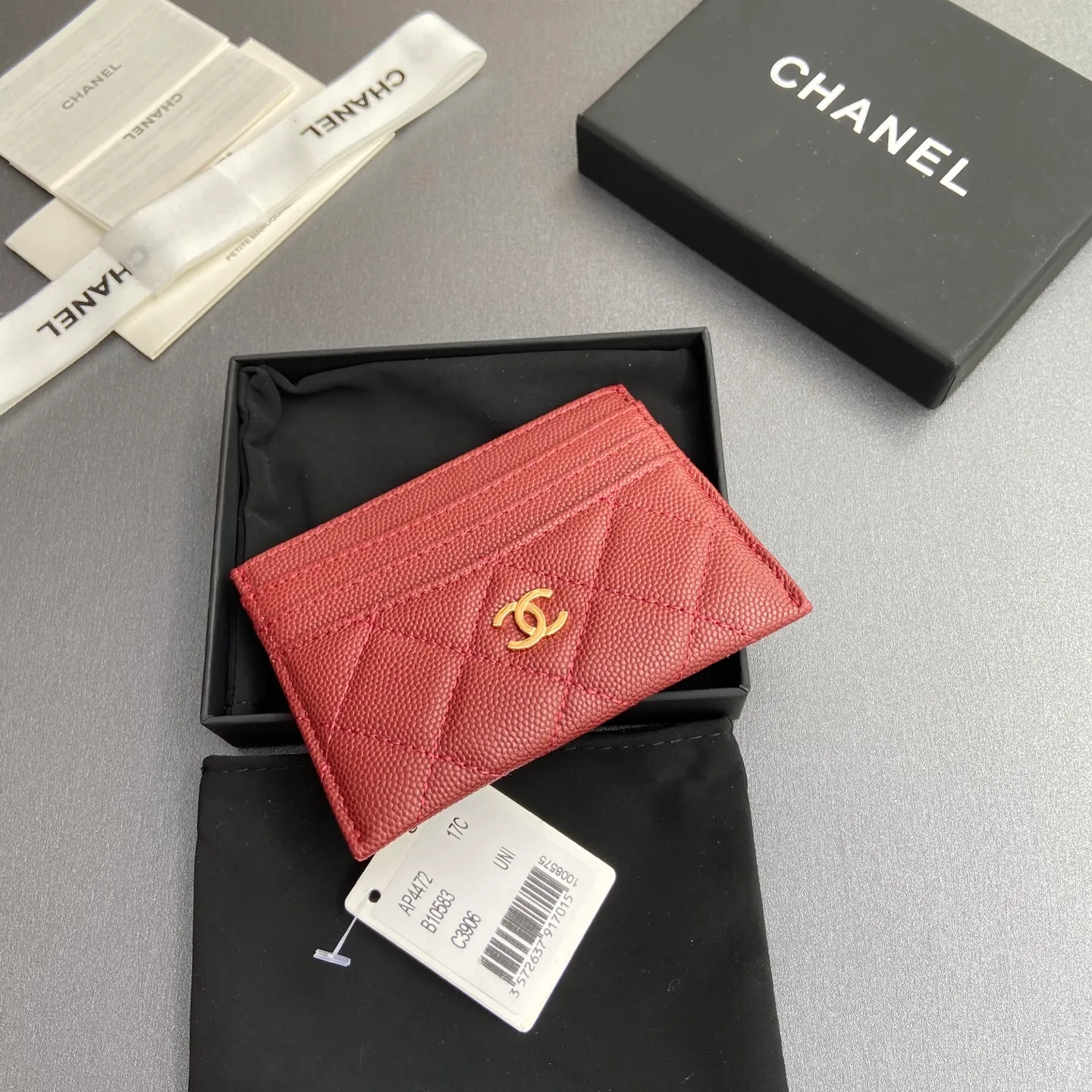 Xiaoxiang imported Italian leather Item number: A 4472 Price: 240 Size: w11×h10cm Color: burgundy fine ball gold steel mark