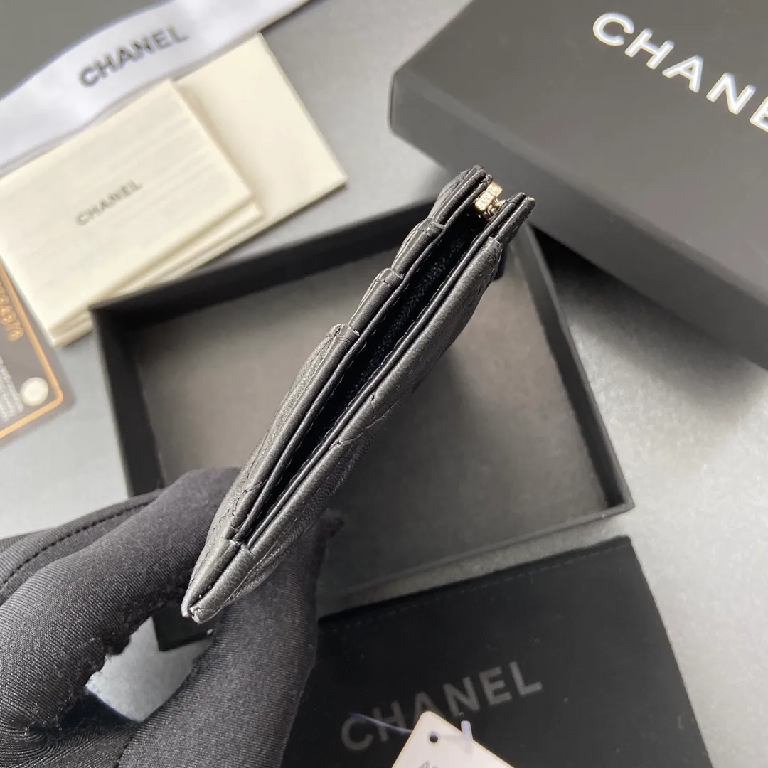 240💰Xiaoxiang imported Italian leather Item number: A84105 Size: w.11.5×h9cm Color: black sheepskin silver steel mark