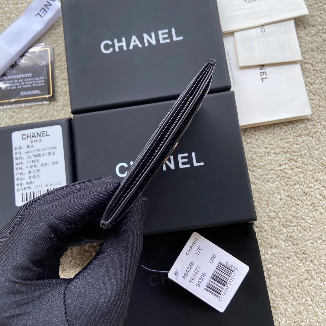 220💰Xiaoxiang imported Italian leather Item number: 84386 Size: w11×h7.5cm Color: black gold hardware