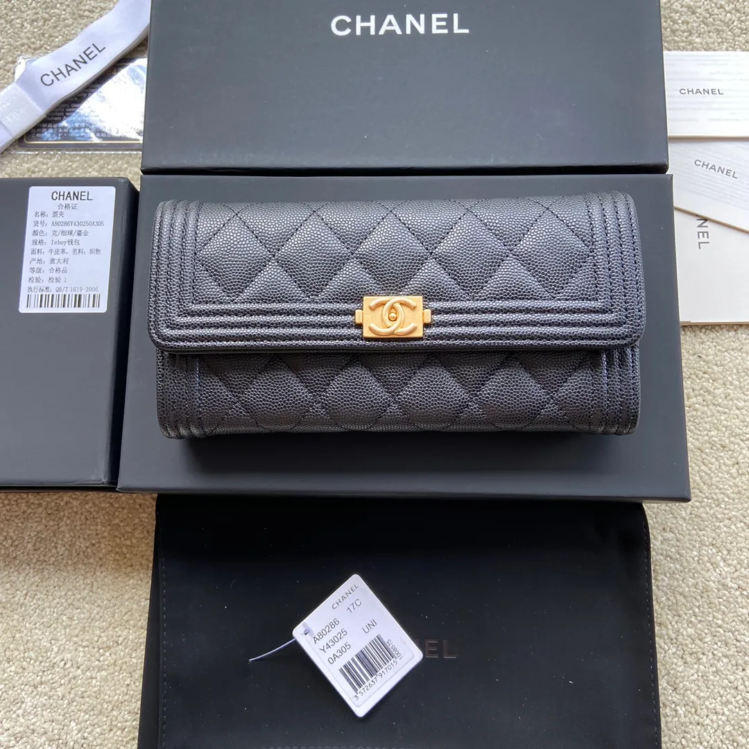 480💰Xiaoxiang imported Italian fine grain cowhide Item number: A80286 Size: w19×h10.5×d3cm Color: black fine ball pattern with gold mark