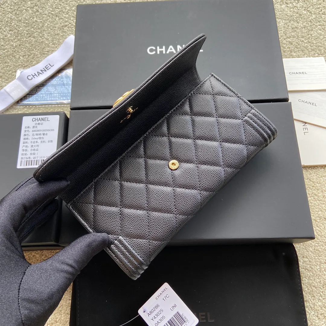 480💰Xiaoxiang imported Italian fine grain cowhide Item number: A80286 Size: w19×h10.5×d3cm Color: black fine ball pattern with gold mark