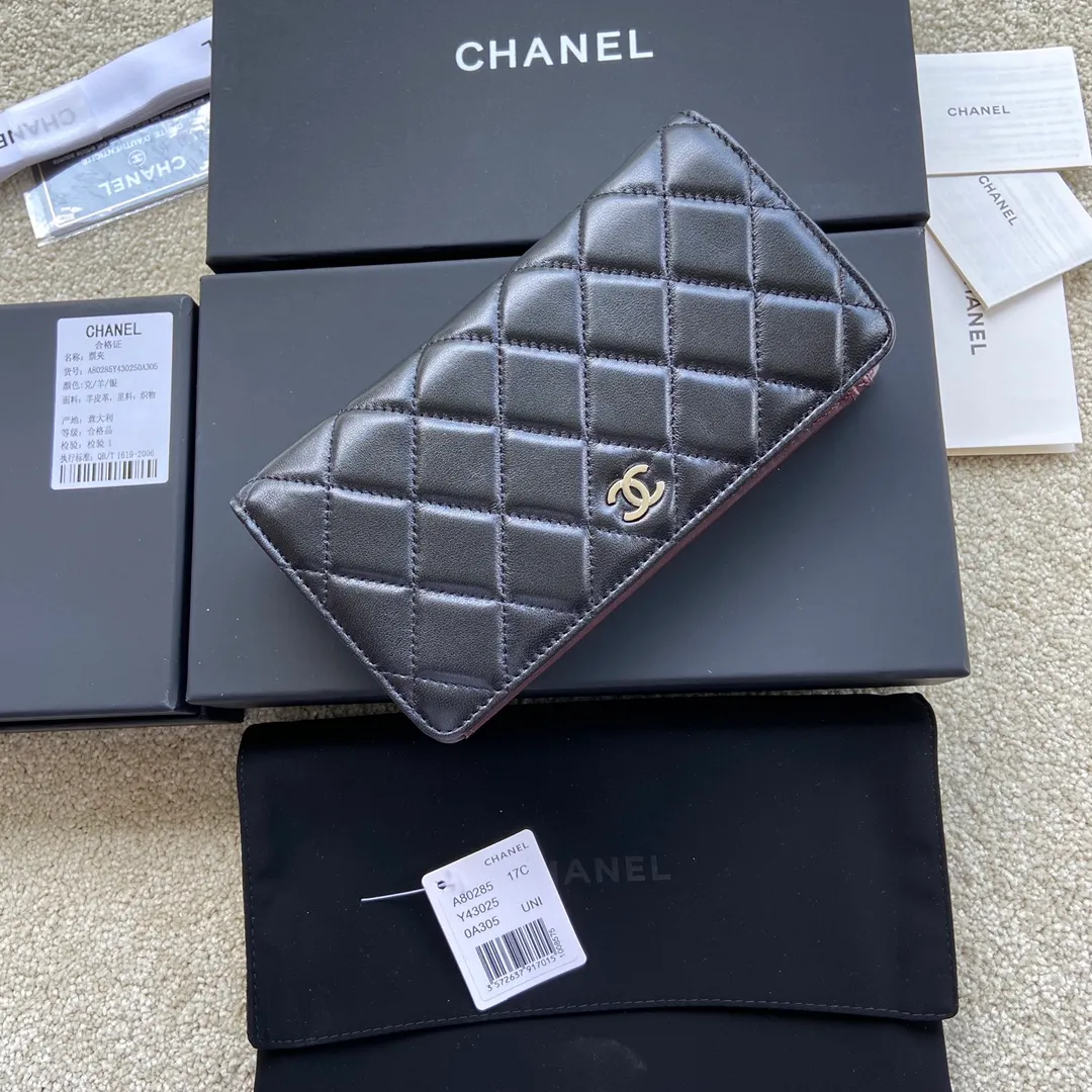 460💰Xiaoxiang imported Italian sheepskin Item number: A80285 Size: w18.5×h10×2.5cm Color: black sheepskin silver steel mark