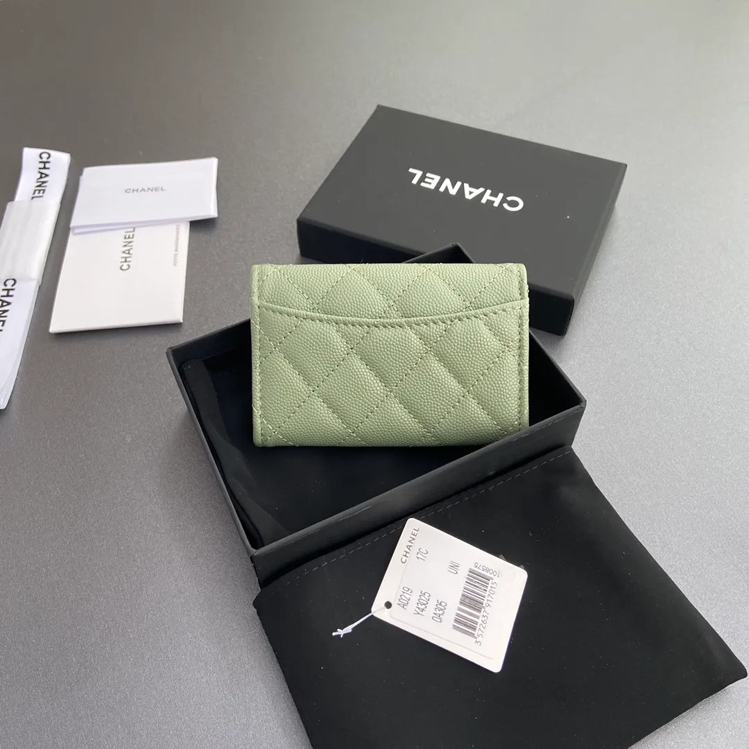 Xiaoxiang imported Italian leather Item number: AP438 (inner compartment with zipper) 💰: 280 Size: w11×h7cm Color: Greek green fine ball pattern gold steel mark