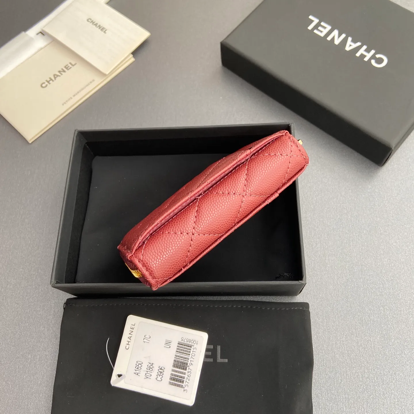 [Special grade hardware original leather] ¥280 Xiaoxiang small zipper bag card holder series with iconic metal logo, gold tone metal hardware, special Italian imported leather 2 card slots wallet bag, 4 card slots No.: 1650 Burgundy fine ball pattern light gold steel mark Size: w11×h7.5×2cm