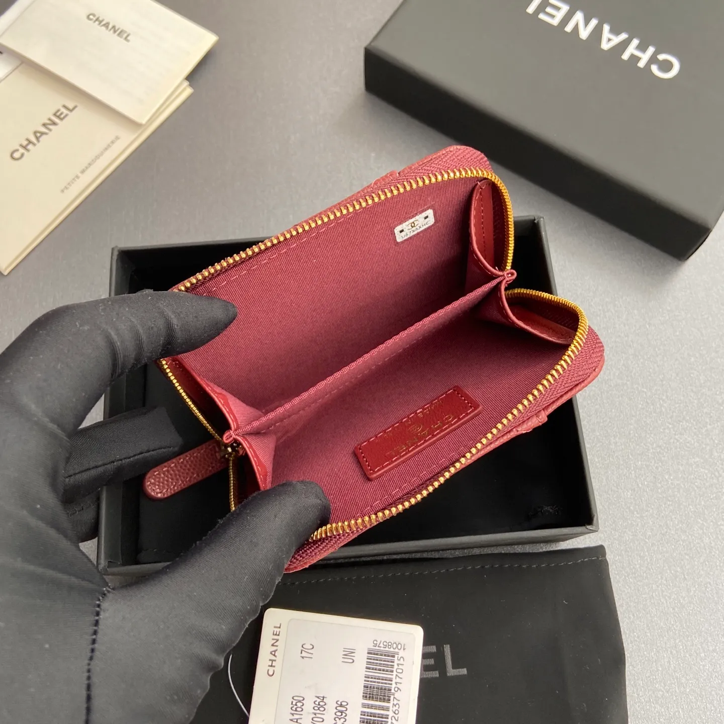 [Special grade hardware original leather] ¥280 Xiaoxiang small zipper bag card holder series with iconic metal logo, gold tone metal hardware, special Italian imported leather 2 card slots wallet bag, 4 card slots No.: 1650 Burgundy fine ball pattern light gold steel mark Size: w11×h7.5×2cm