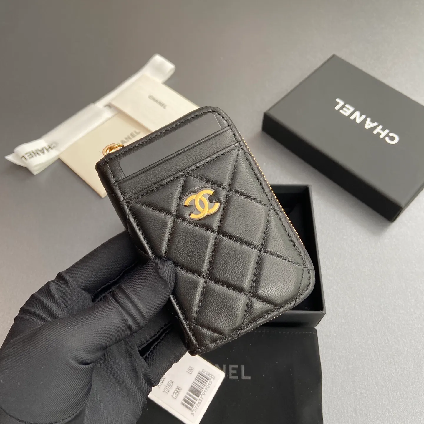 [Special grade hardware original leather] ¥280 Xiaoxiang small zipper bag card holder series with iconic metal logo, gold tone metal hardware, special Italian imported leather 2 card slots wallet bag, 4 card slots No.: 1650 Black sheepskin gold steel mark Size: w11×h7.5×2cm