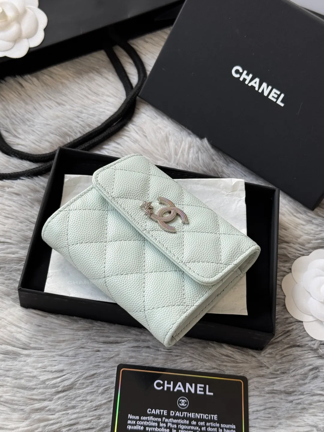 💰480💰 4050 autumn five-pointed star new tri-fold wallet chanel caviar cowhide made with rhombus pattern original quality. Exclusive real shot There is a coin bag inside that can hold hundred-yuan bills, coins and credit cards Number: 4810 Size: 10.5x11.5x3cm.