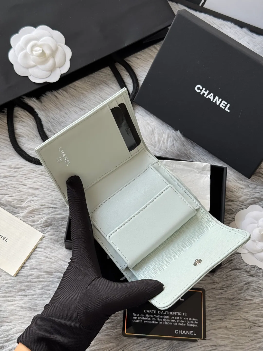 💰480💰 4050 autumn five-pointed star new tri-fold wallet chanel caviar cowhide made with rhombus pattern original quality. Exclusive real shot There is a coin bag inside that can hold hundred-yuan bills, coins and credit cards Number: 4810 Size: 10.5x11.5x3cm.
