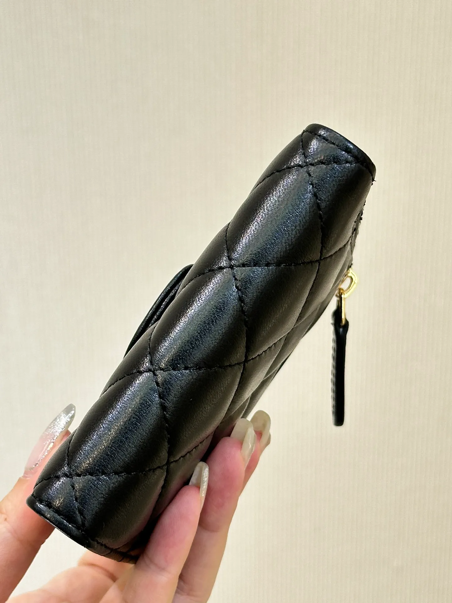 82288 Let’s take a look at the actual sheepskin and give it a feel. I don’t know what kind of language I need to express it in. In short: 100% guaranteed. The leather is top-quality Italian mixed-breed lambskin, fetal sheepskin! High-end texture experience!