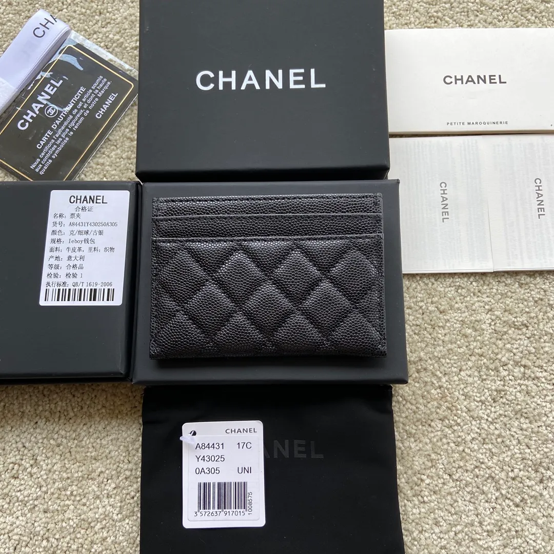 220💰Xiaoxiang imported Italian fine grain calfskin Item number: A84431 Size: w11×h7.5 Color: black fine ball pattern silver steel mark