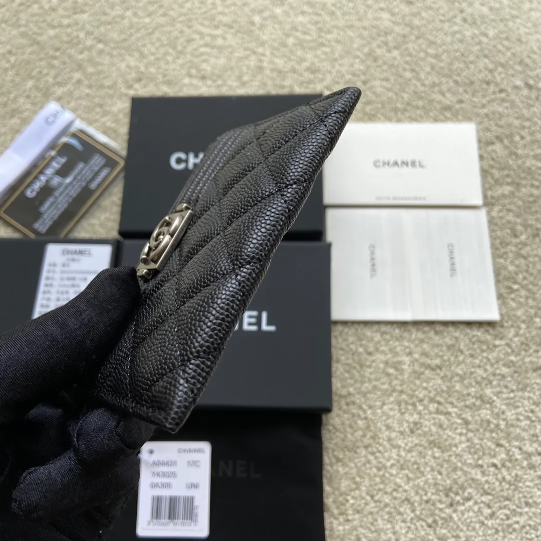 220💰Xiaoxiang imported Italian fine grain calfskin Item number: A84431 Size: w11×h7.5 Color: black fine ball pattern silver steel mark
