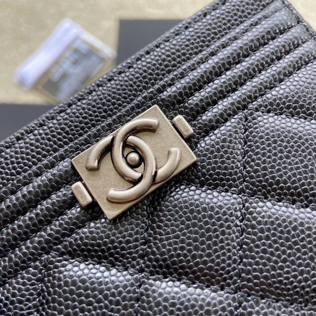 220💰Xiaoxiang imported Italian fine grain calfskin Item number: A84431 Size: w11×h7.5 Color: black fine ball pattern silver steel mark