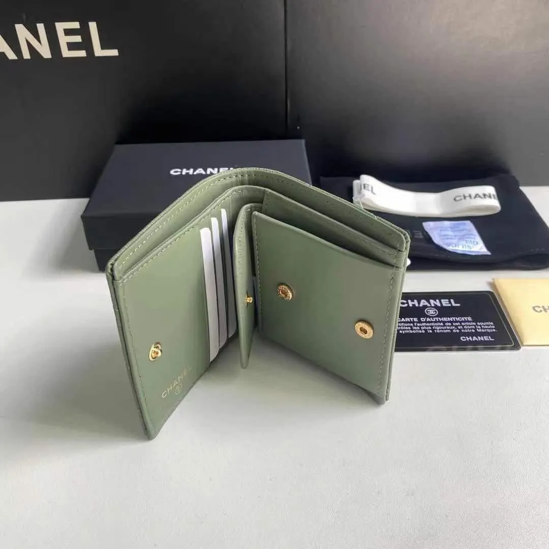 400💰New product❤️❤️❤️Half-fold short wallet has arrived💕This kind of wallet is more practical, has many card slots and long compartments¥Model No. 0315 Size 12x12x3 chips.