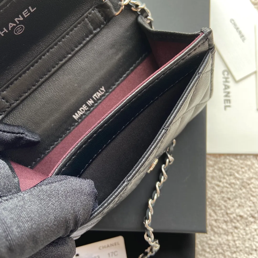 Xiaoxiang imported Italian leather Item number: AP3966 /A81081 (chain small card holder) 💰: 420 Size: w11×h7cm Color: black sheepskin silver steel mark