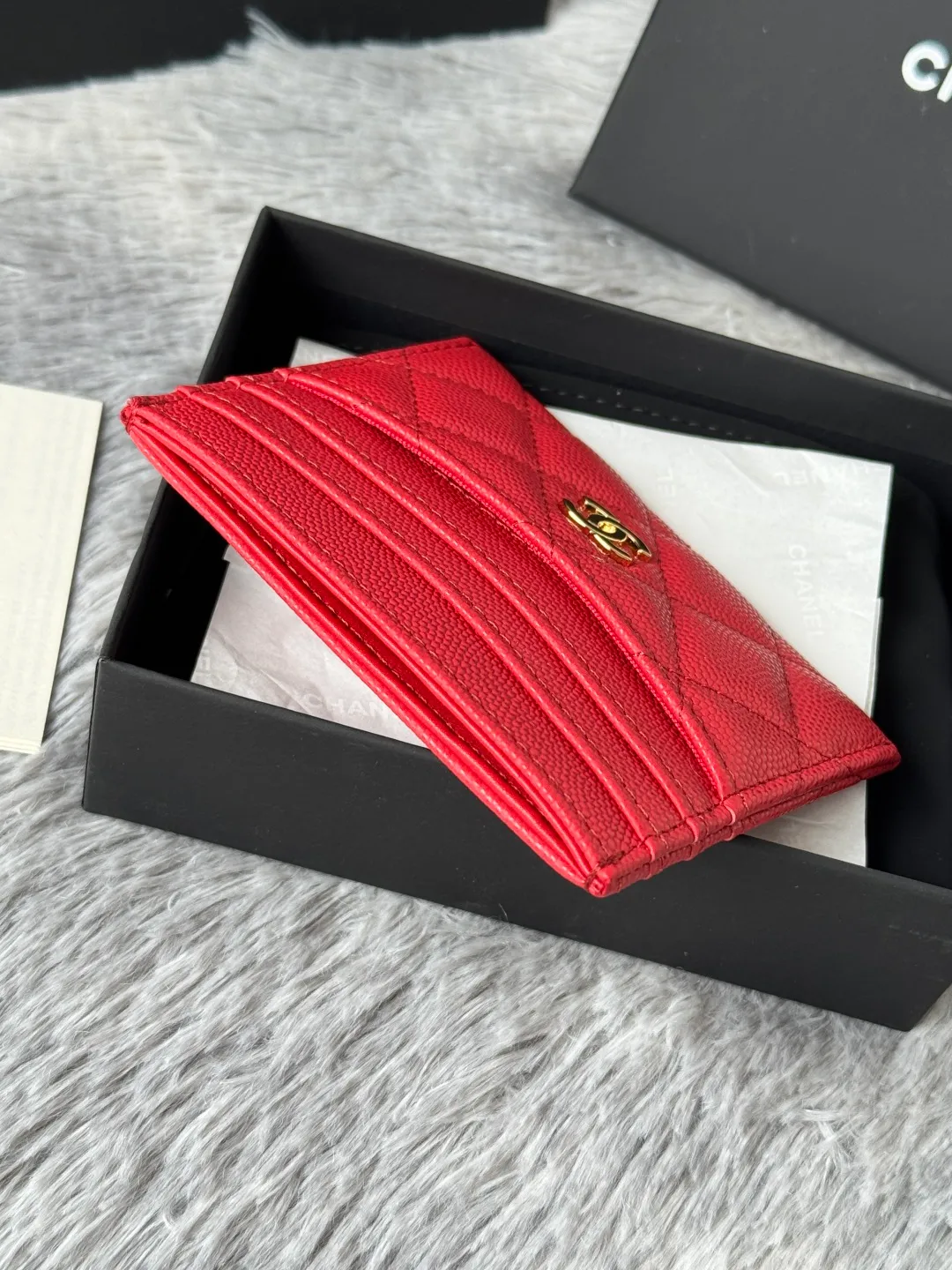 💰240💰 chanel 2025 new product card holder lambskin, seven card slots, can hold change, imported Italian lambskin + hardware logo, so beautiful, love it. The color is as shown in the picture, easy and fast storage, mini card holder No.: AP8944 Size: w11×h10cm