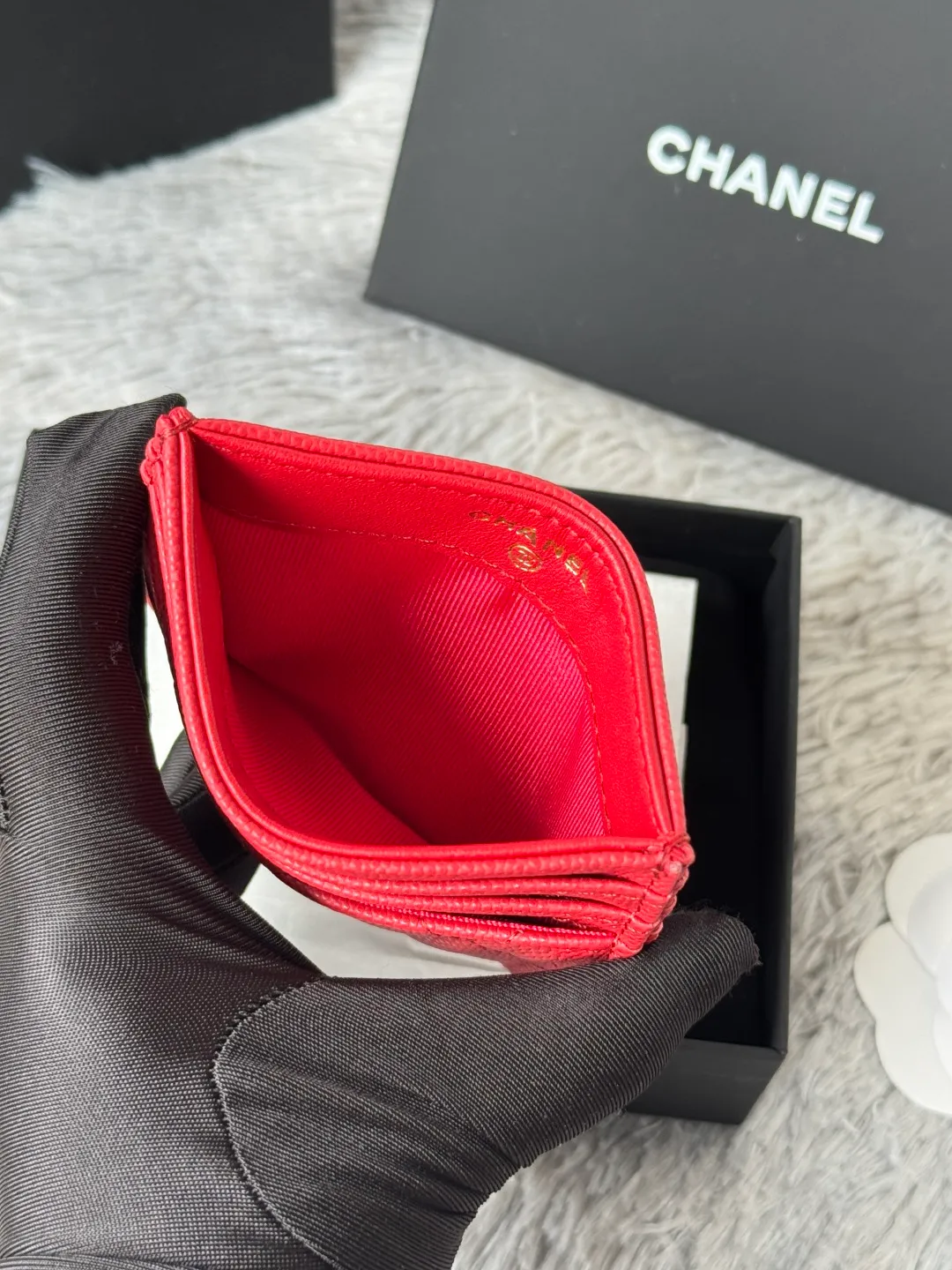 💰240💰 chanel 2025 new product card holder lambskin, seven card slots, can hold change, imported Italian lambskin + hardware logo, so beautiful, love it. The color is as shown in the picture, easy and fast storage, mini card holder No.: AP8944 Size: w11×h10cm