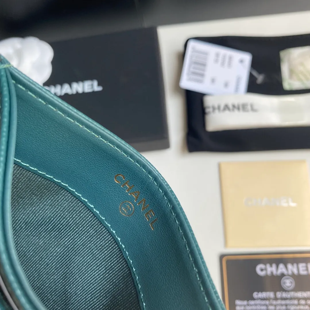 220💰 [Original order quality] [Delivery packaging] CHANEL, original order quality, leboy card holder 💦 style number A84431 top leather hardware, beautiful details, complete package! Size 11*7.5*1.