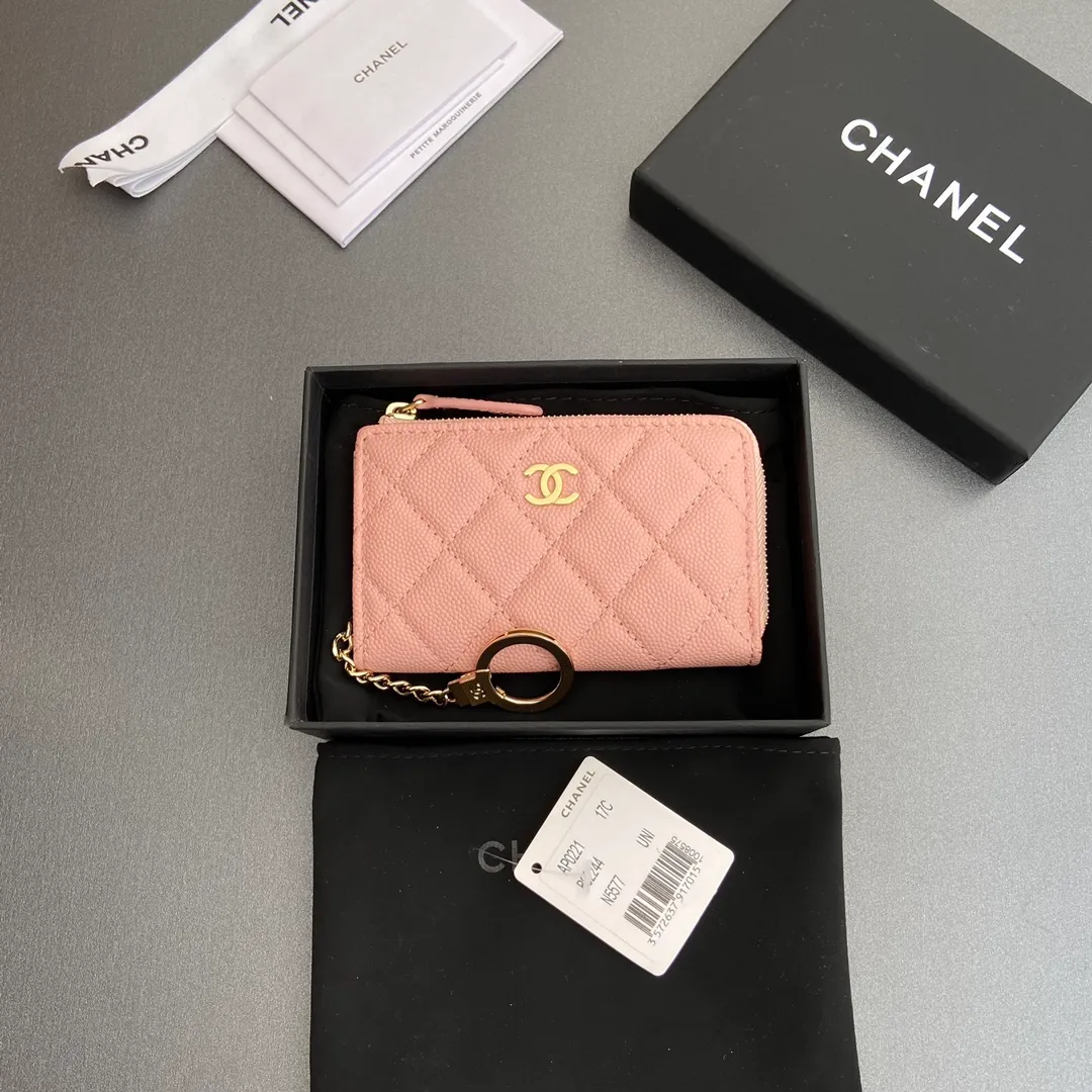 [Special grade hardware original leather] 💰320 Xiaoxiang small zipper bag card holder series Hook chain quilted card holder with iconic metal logo Gold tone metal hardware, special Italian imported leather 1 card slot wallet bag, 1 hook chain Number: 0221 Pink ball light gold Size: w11.5×h7.5×1.5cm