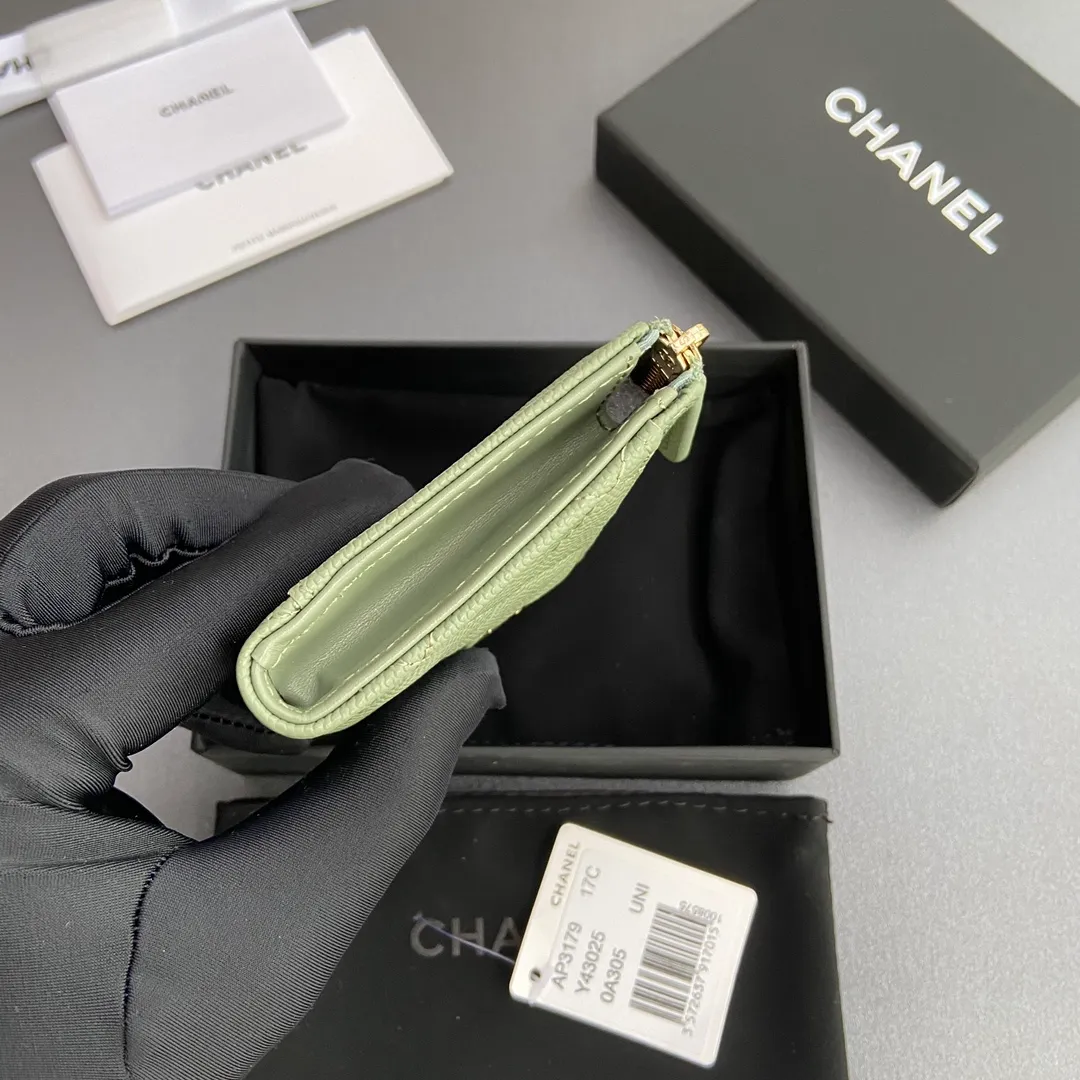 [Special grade hardware original leather] ¥320 Xiaoxiang small zipper bag card holder series Quilted card holder with iconic metal logo Gold tone metal hardware, special Italian imported leather 6 card slots, 1 small zipper bag No.: 3179 Greek green thin ball gold Size: w13×h9×2cm