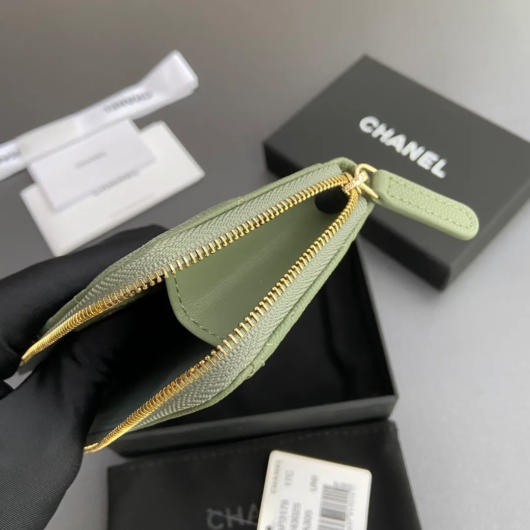 [Special grade hardware original leather] ¥320 Xiaoxiang small zipper bag card holder series Quilted card holder with iconic metal logo Gold tone metal hardware, special Italian imported leather 6 card slots, 1 small zipper bag No.: 3179 Greek green thin ball gold Size: w13×h9×2cm