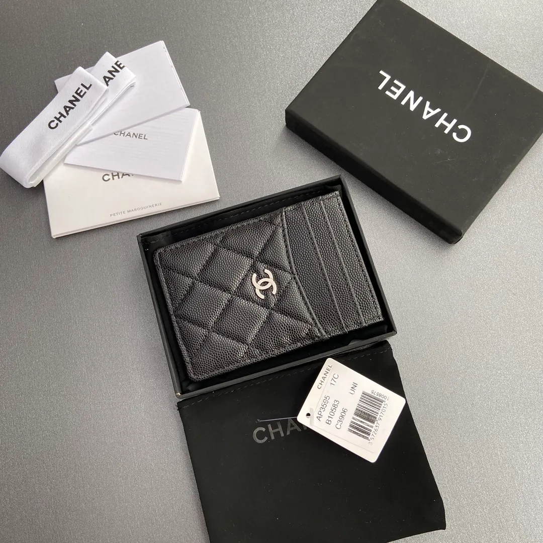 [Special grade hardware original leather] ¥260 Xiaoxiang card holder series Quilted card holder with iconic metal logo Silver tone metal hardware, exclusive Italian imported leather 5 card slots No.: 3595 Size: w8×11.5cm