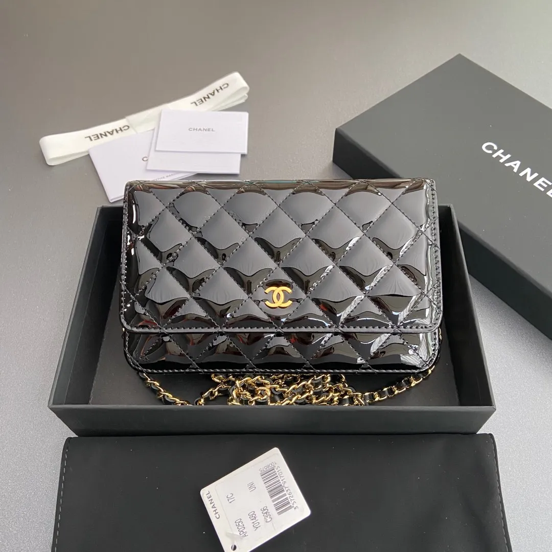 Xiaoxiang imported Italian patent leather calfskin Item number: AP500 Price: 660