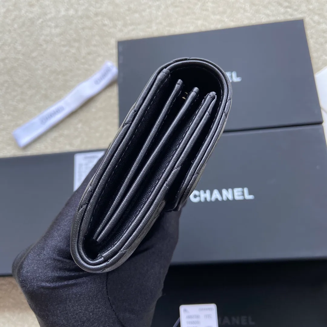 460💰Xiaoxiang imported Italian lambskin Item number: A80758 Size: w19×h10.5×3cm Color: black lambskin silver steel mark