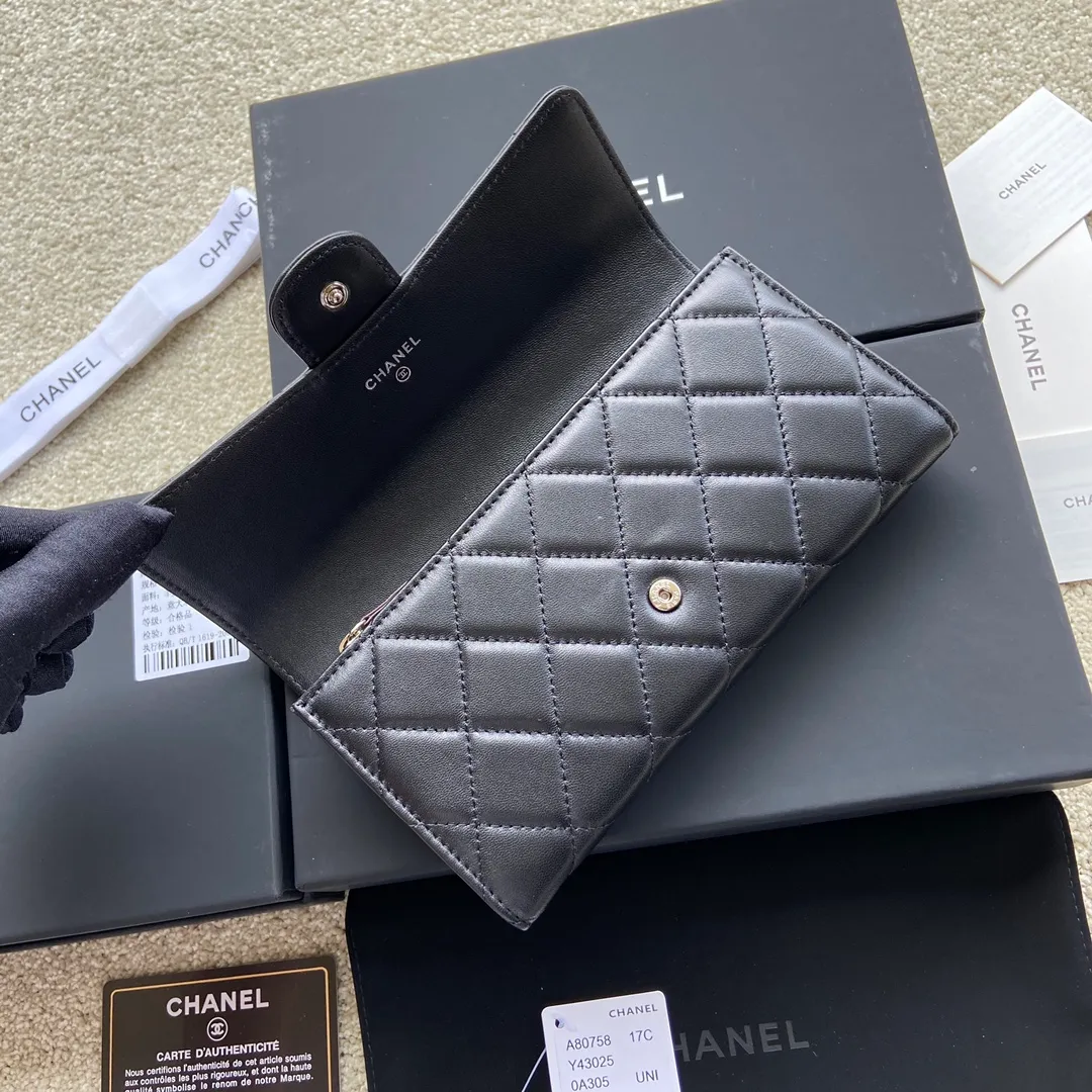 460💰Xiaoxiang imported Italian lambskin Item number: A80758 Size: w19×h10.5×3cm Color: black lambskin silver steel mark