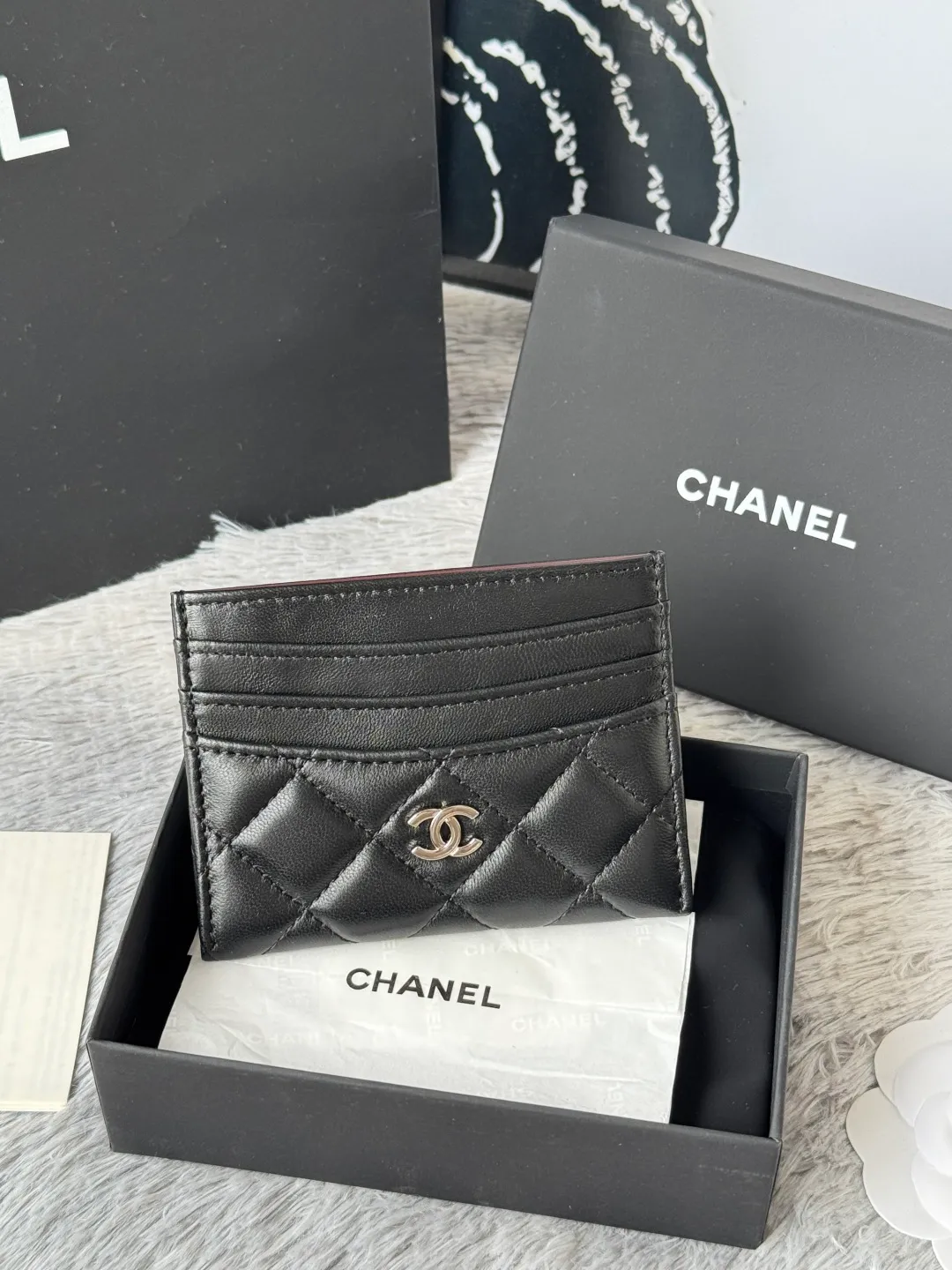 💰240💰 chanel 2025 new product card holder lambskin, seven card slots, can hold change, imported Italian lambskin + hardware logo, so beautiful, love it. The color is as shown in the picture, easy and fast storage, mini card holder No.: AP8944 Size: w11×h10cm