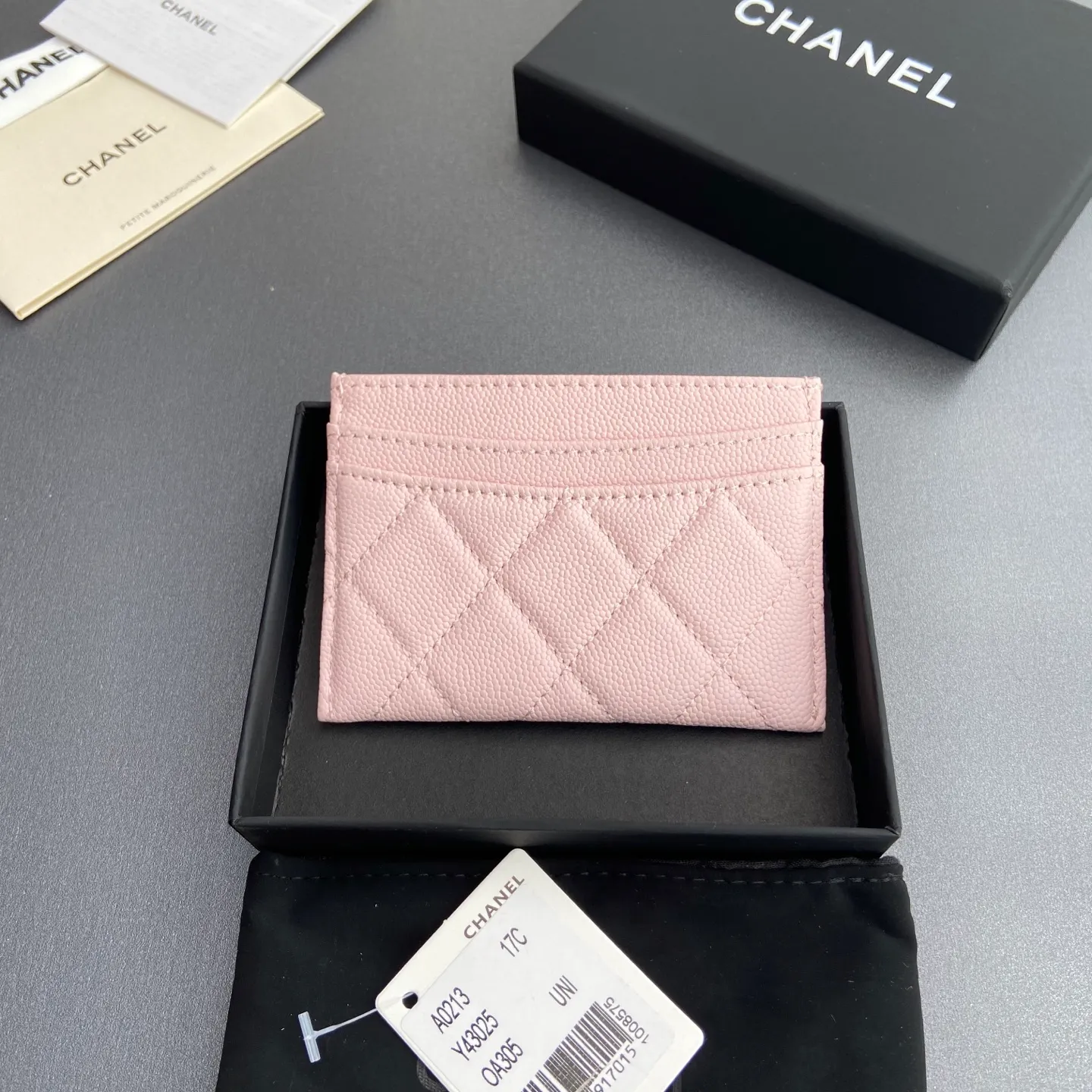 Xiaoxiang imported Italian leather Item No.: A31510 0213 Price: 190 Size: w11×h7.5cm Color: Light pink ball pattern light gold steel mark