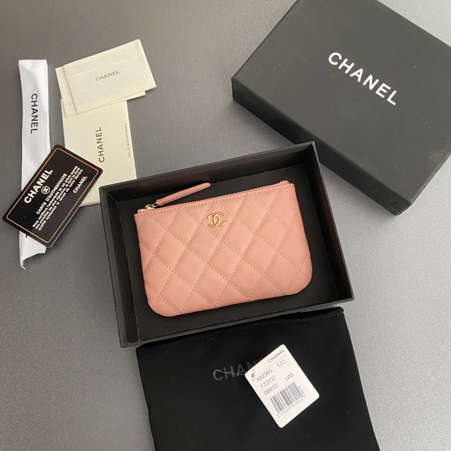 Xiaoxiang imported Italian grained calfskin Item No.: A82365 Price: 250 Size: w15×8.5cm Color: Pink fine grained gold steel mark