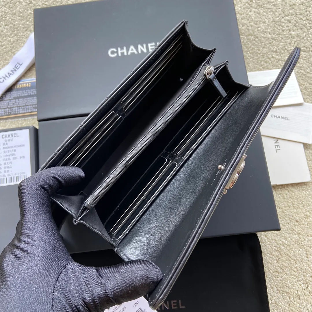 480💰Xiaoxiang imported Italian sheepskin Item number: A80286 Size: w19×h10.5×d3cm Color: black sheepskin with silver mark
