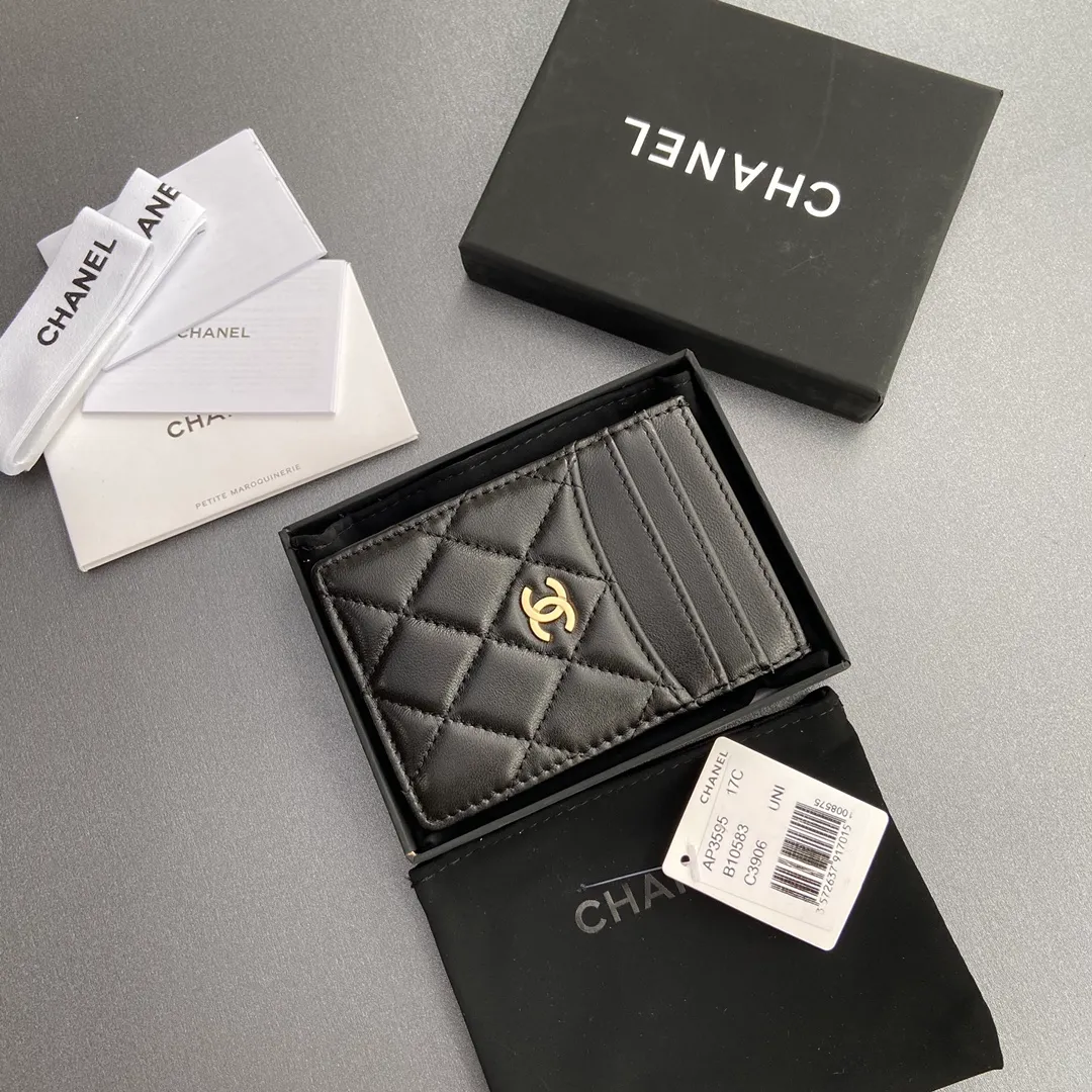 [Special grade hardware original leather] ¥260 Xiaoxiang card holder series Quilted card holder with iconic metal logo Gold-toned metal hardware, exclusive Italian imported leather 5 card slots No.: 3595 Size: w8×11.5cm